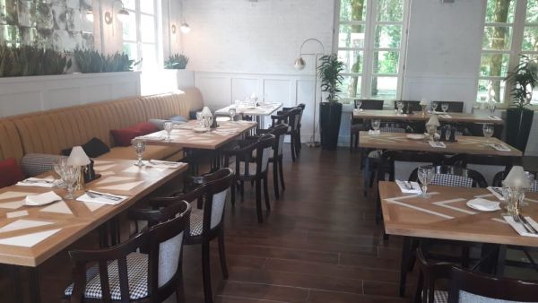 Вилла Политика